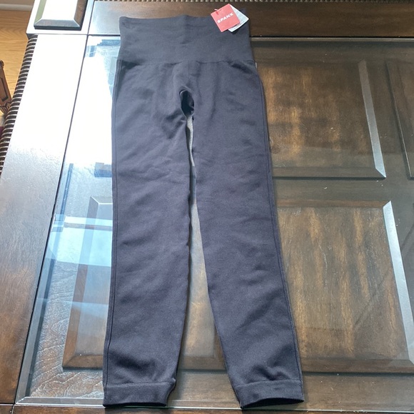 Look at Me Now Seamless Cropped Leggings - Picture 5 of 9